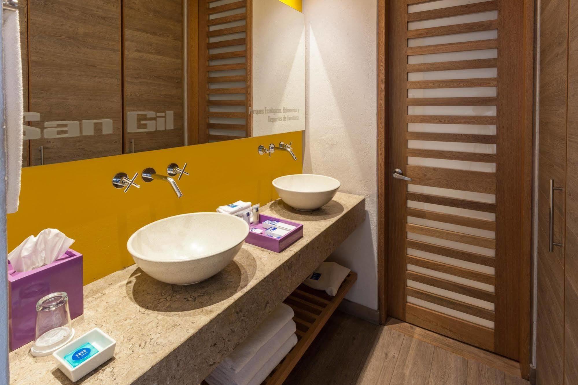 Hotel Bari בוקארמנגה מראה חיצוני תמונה