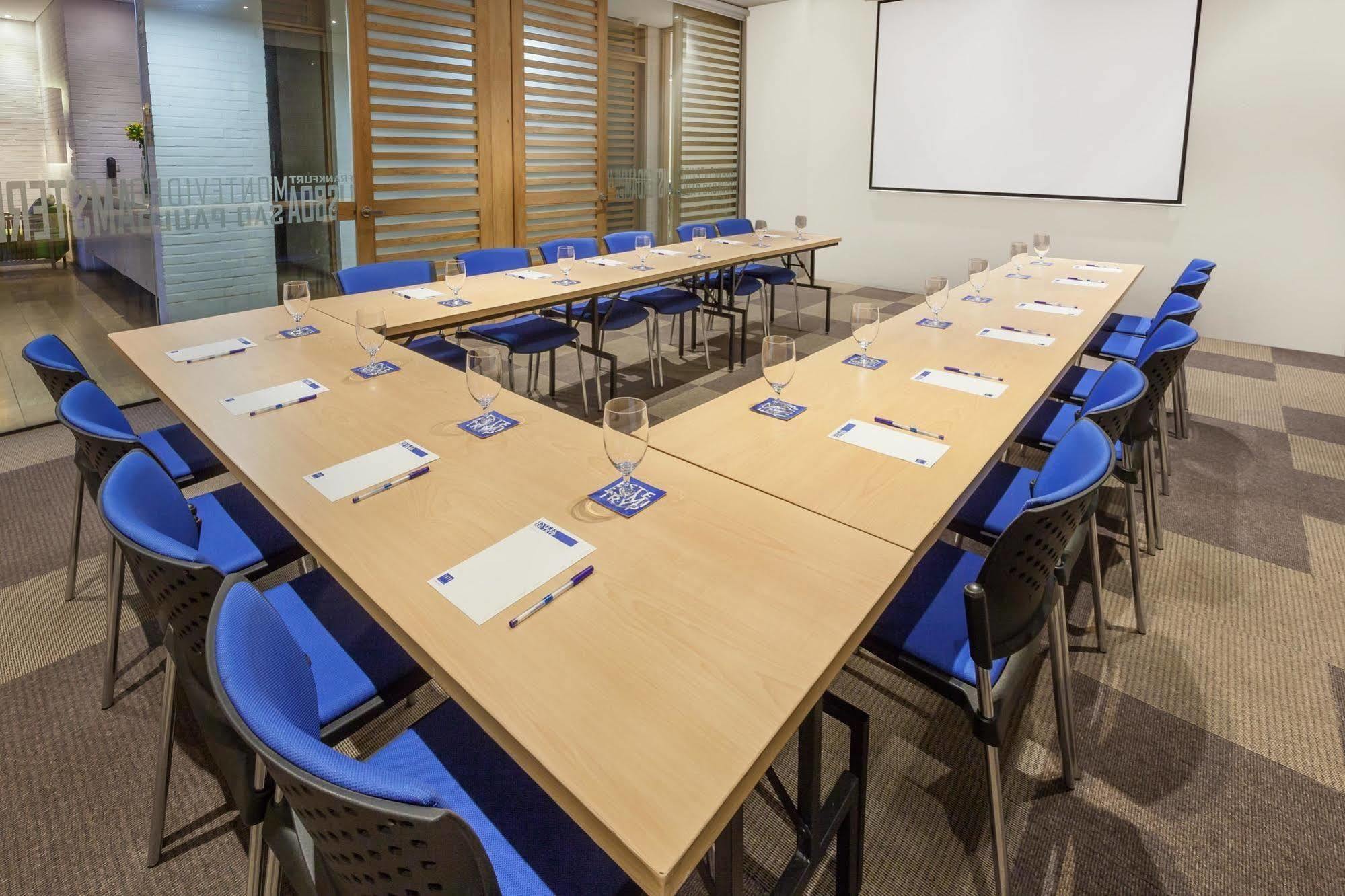 Hotel Bari בוקארמנגה מראה חיצוני תמונה