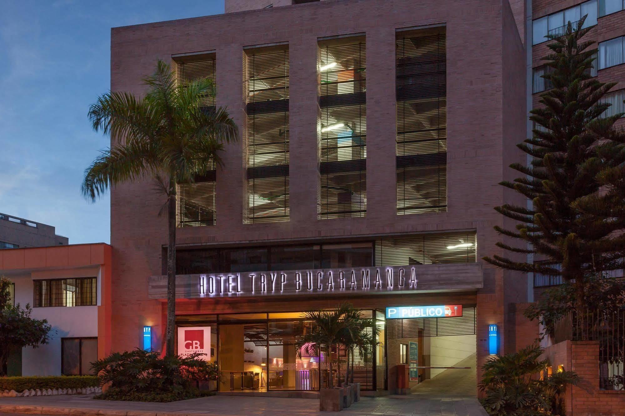Hotel Bari בוקארמנגה מראה חיצוני תמונה