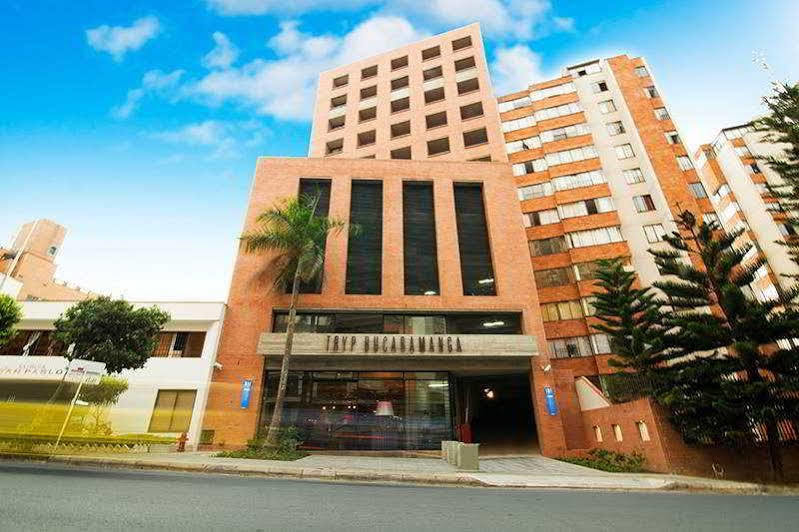 Hotel Bari בוקארמנגה מראה חיצוני תמונה